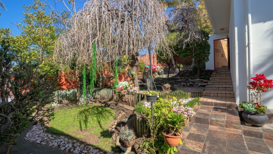 4 Bedroom Property for Sale in Bonza Bay Eastern Cape